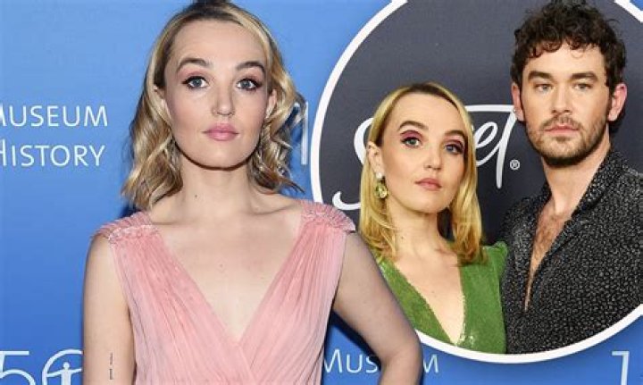 
Chloe Fineman Tattoo Meaning Explained – Boyfriend And Net Worth 2022 