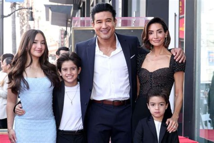 
Is Mike Bliss Married or Dating? His Bio, Age, Wife, Kids and Net Worth 