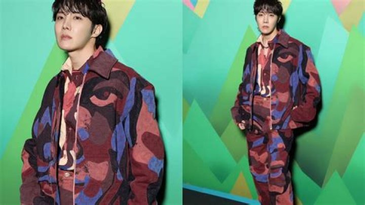 
J-Hope gives an inside look at his experience at Louis Vuitton’s Fall Show in Paris 