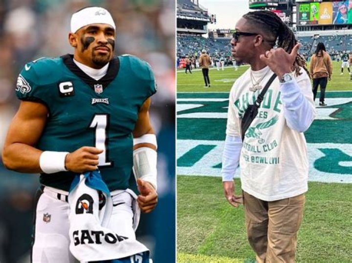 
Jalen Hurts Dad Averion Hurts Was His Coach Growing Up, Prodigal Son Returns Home On Thursday Night Football 