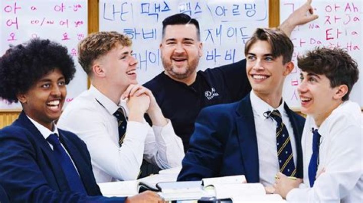 Korean Englishman Grooming Allegations on British Students At Fulham Boys High School