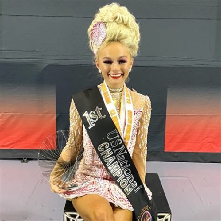 
Lauren Mae Height, Weight, Net Worth, Age, Birthday, Wikipedia, Who, Nationality, Biography 